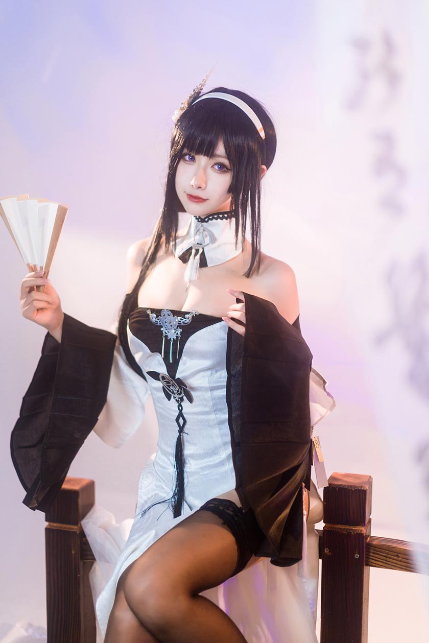 Momoko葵葵 碧蓝航线镇海 奇奢花苑COS