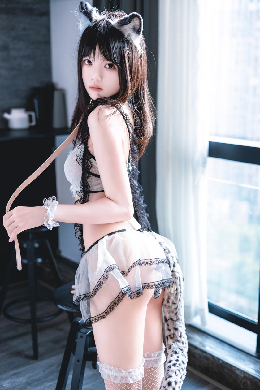 桜桃喵拥豹COS