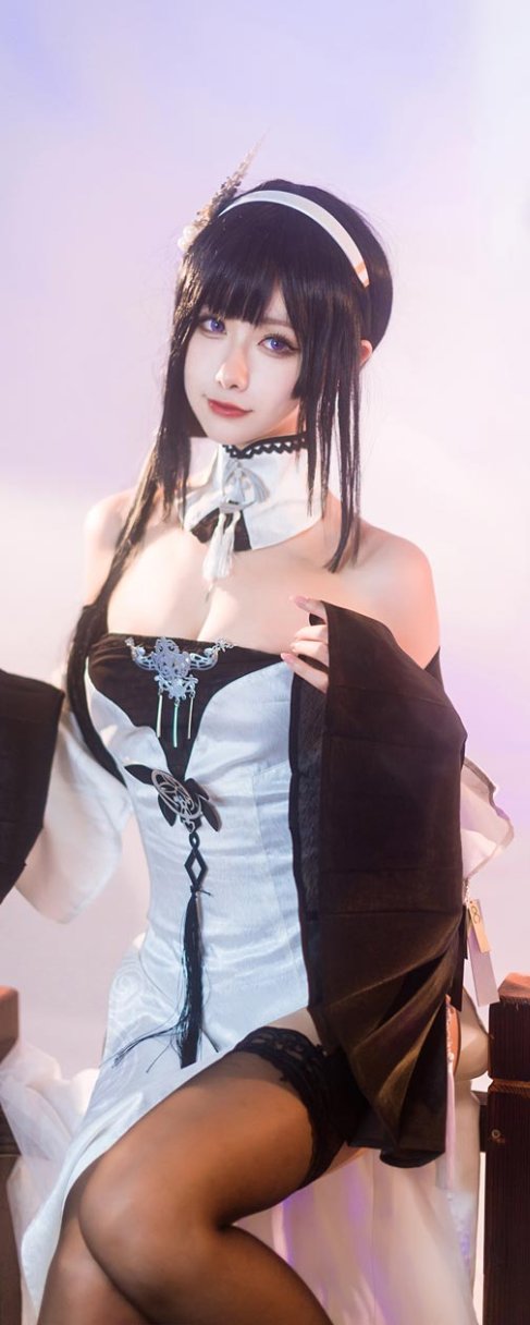 Momoko葵葵 碧蓝航线镇海 奇奢花苑COS