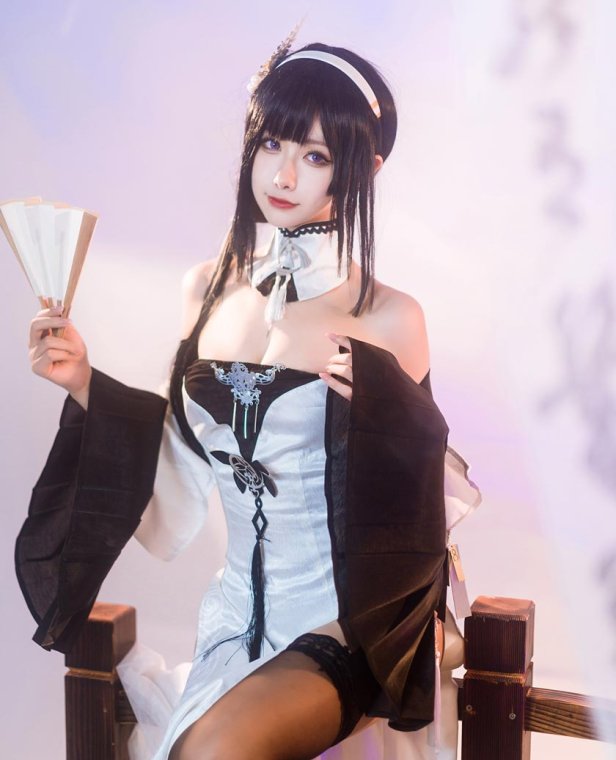 Momoko葵葵 碧蓝航线镇海 奇奢花苑COS