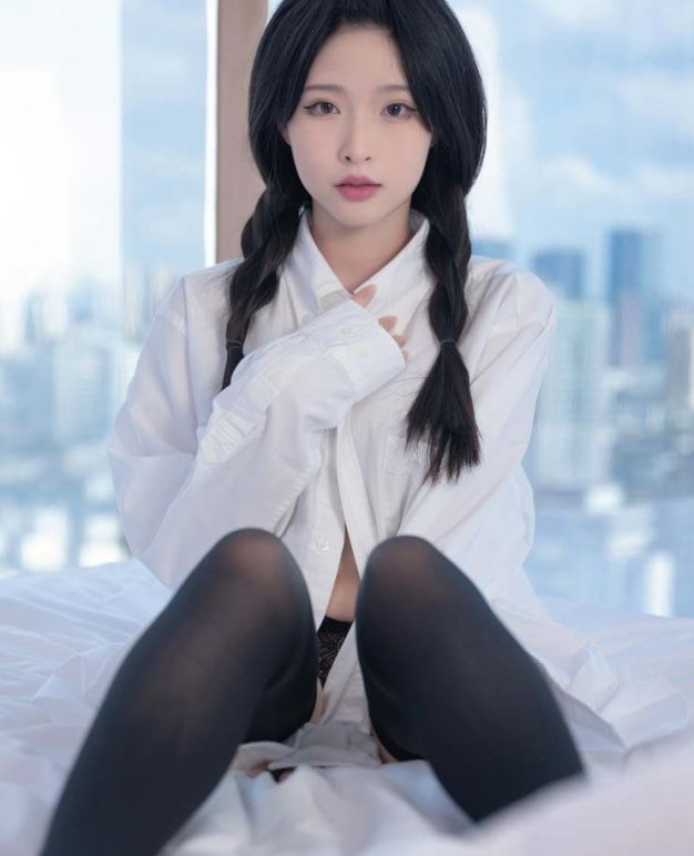 清水由乃 衬衣