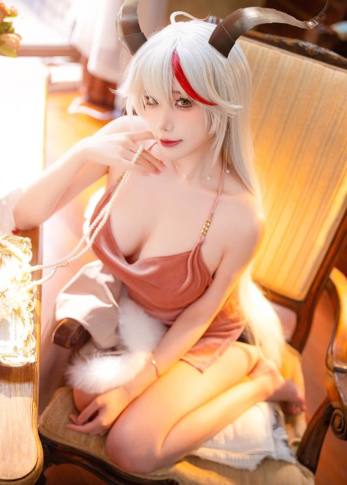 COSPLAY 指挥官，和我一起享受午后的闲暇时光吧，只有我们两个哦～ 碧蓝航线 埃吉尔@天夫人